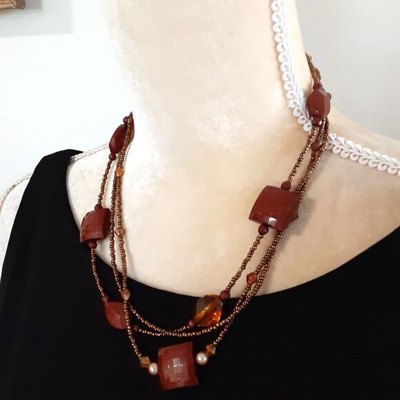 Delicate seed bead triple strand beaded necklace bronze tone 18" - Picture 3 of 3